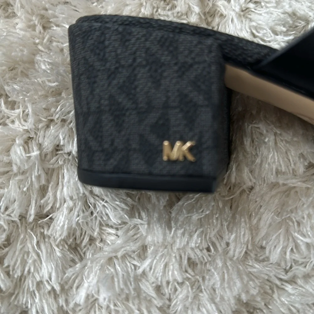 Michael Kors Black Women's Slide Sandals new ✨size 6 - Picture 3 of 8